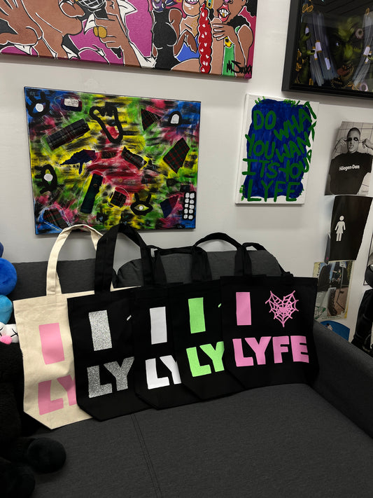 I <3 Lyfe tote bags